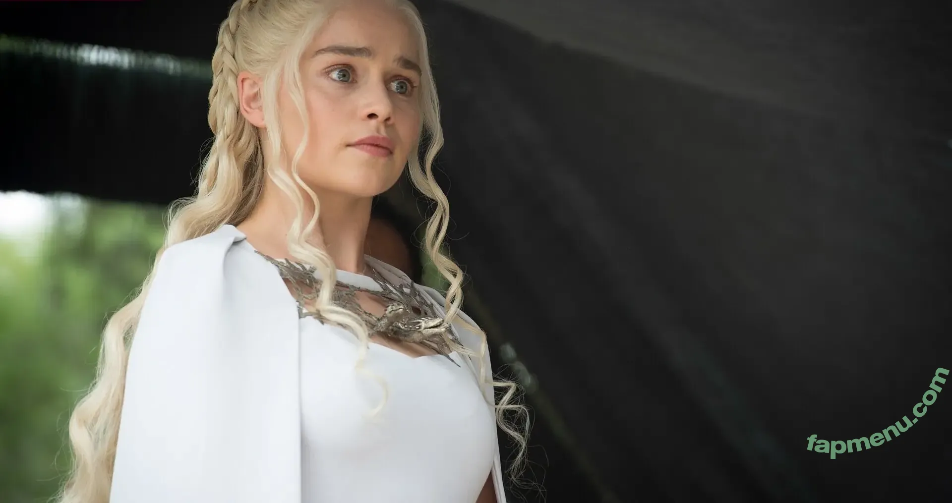 Emilia Clarke nude photo #2060 (clarkeyxo / emilia_clarke / emiliaclarke)