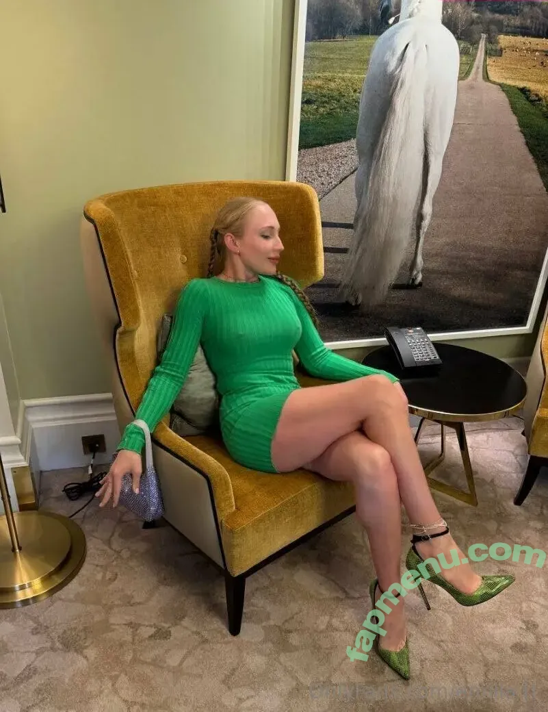 emilia.tt nude photo #0121 (emiliaa.tt)