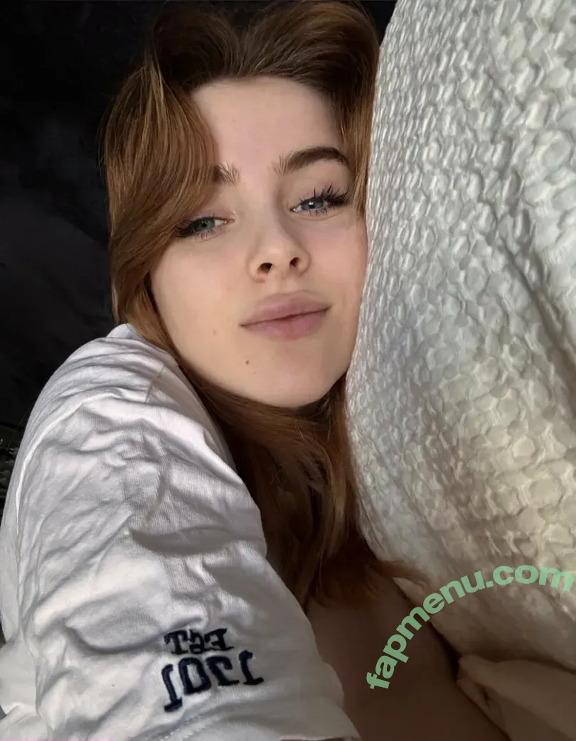 emiliallure nude photo #0012 (emiliallure)
