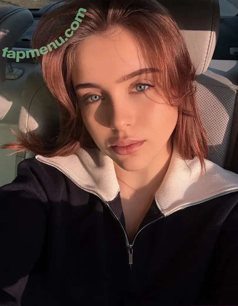 Emiliallure nude photo #0012 (Emiliallure)