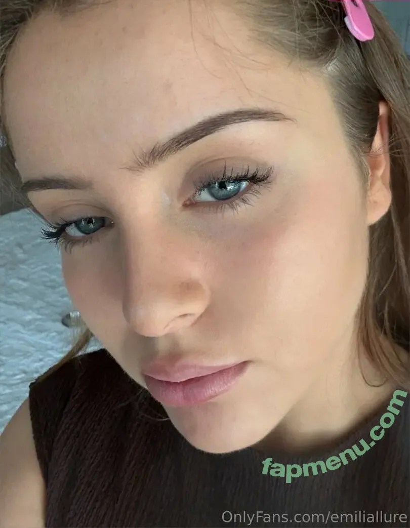 emiliallure nude photo #0005 (emiliallure)