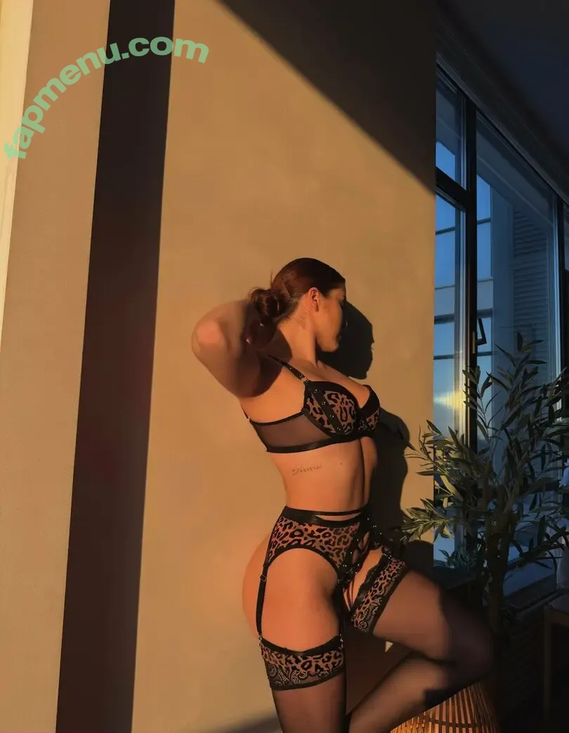emiliallure nude photo #0020 (emiliallure)