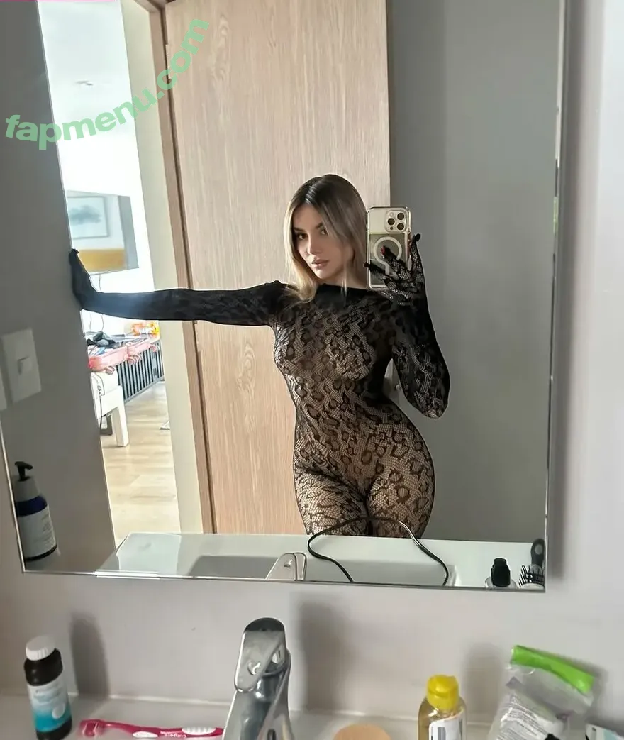 Emiliana Duclos nude photo #0013 (Callmeemily / EmilianaDuclos)