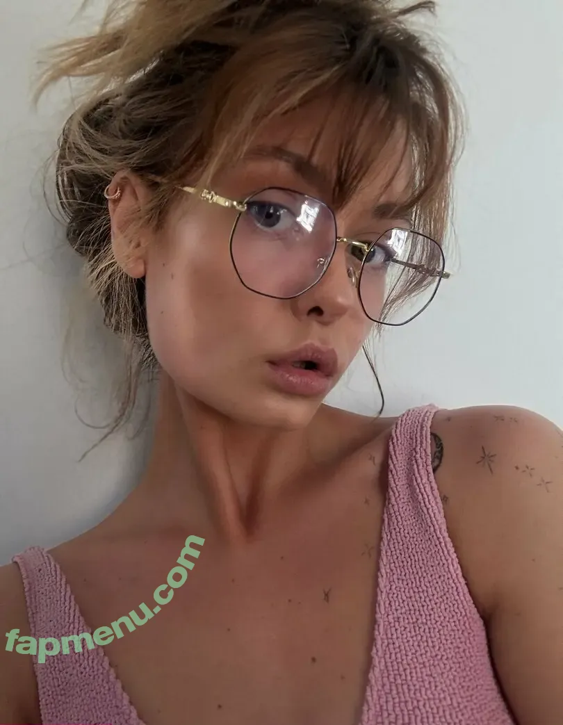 emiliaxbraun nude photo #0023 (emilia_xbraun)