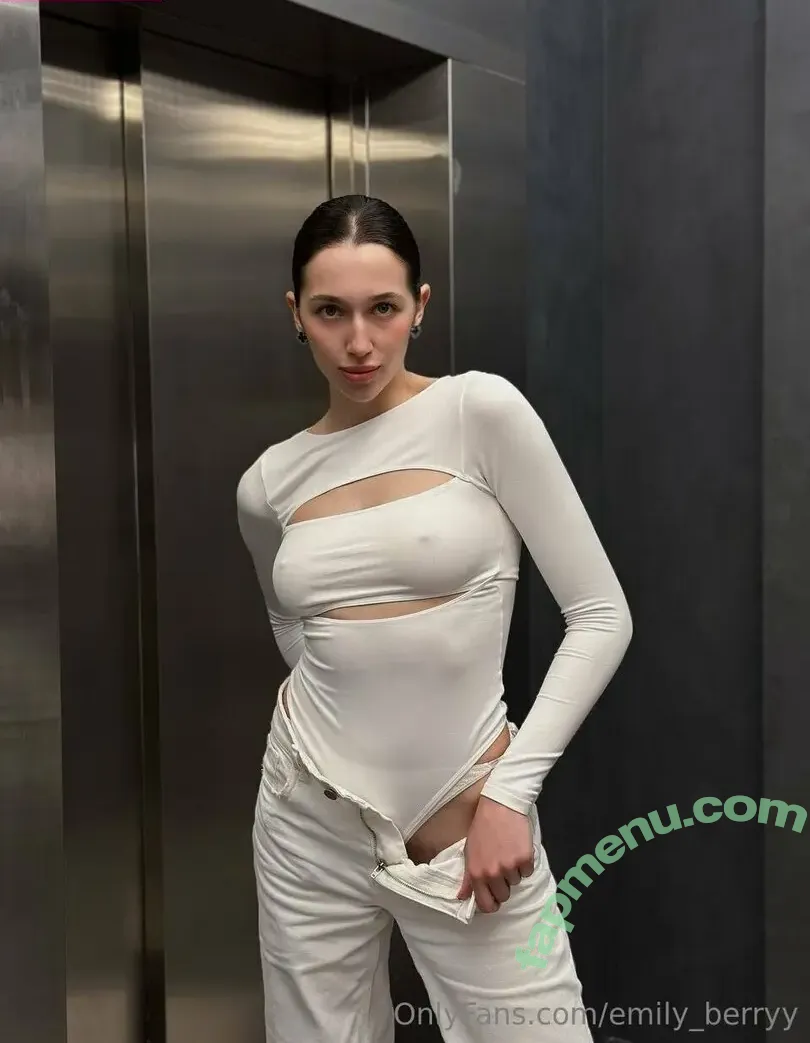 Emily Berryy nude photo #0111 (EmilyyInfinity / emily_berryy)