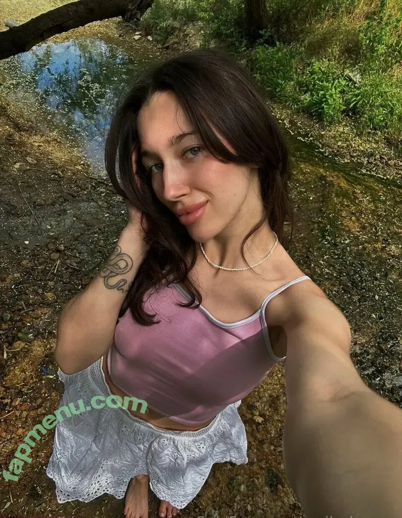 Emily Berryy nude photo #0131 (EmilyyInfinity / emily_berryy)
