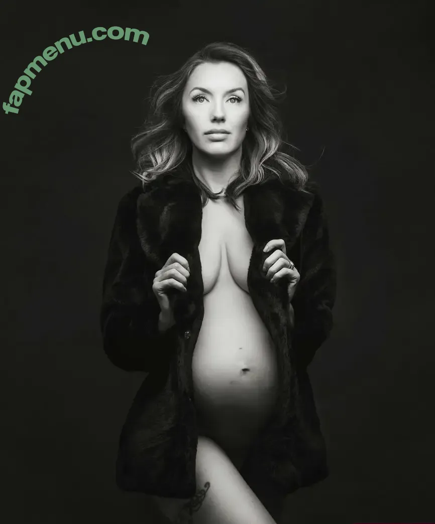 Emily Gallagher nude photo #0003 (MaverickMother / emilyarycia)