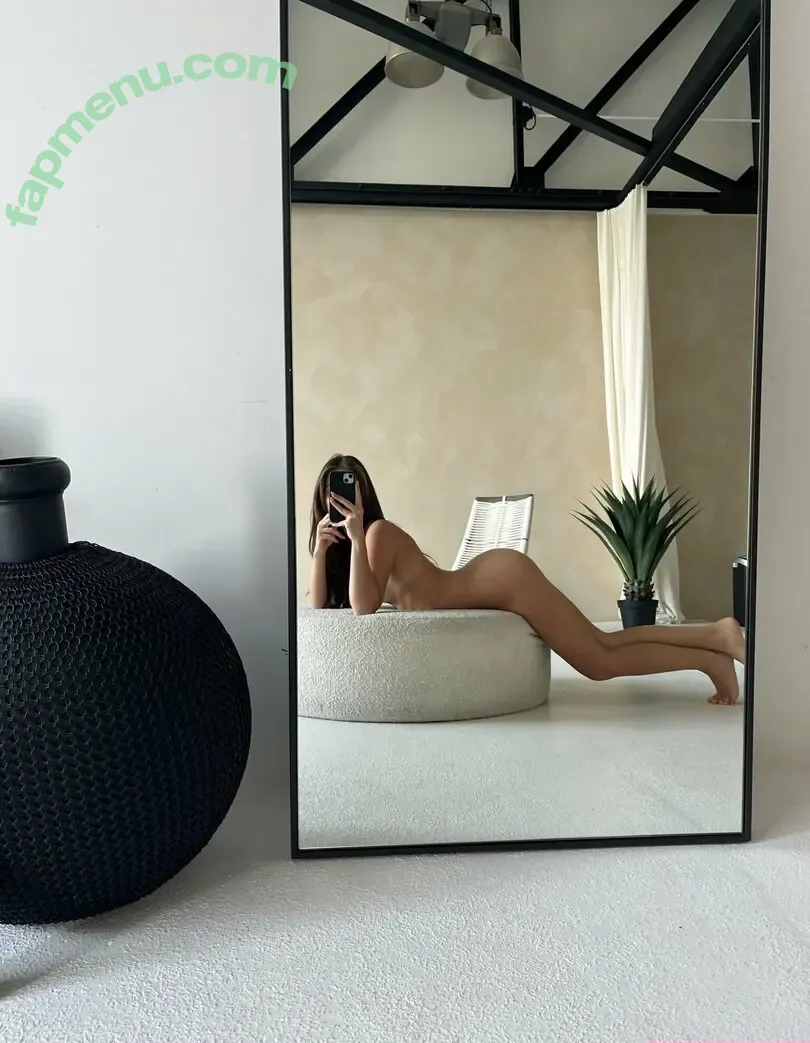 Emily Levy nude photo #0018 (Emmm20 / Emmm21 / emily_levy)