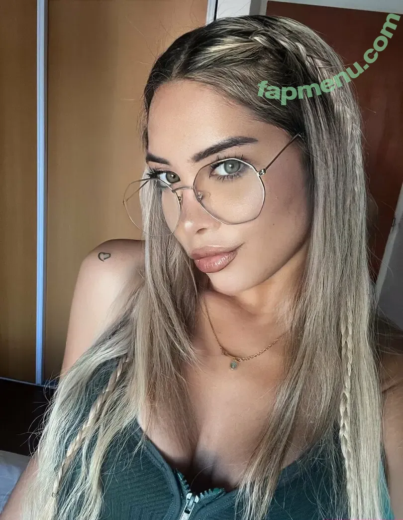 emily_okk nude photo #0003 (emily_okk)