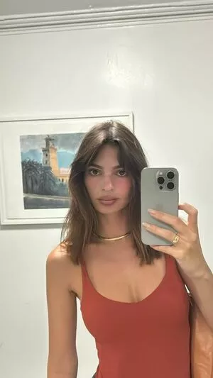 Emily Ratajkowski / emrata nude photo #6968