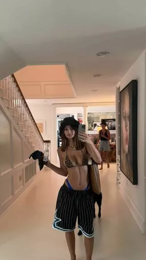 Emily Ratajkowski / emrata nude photo #7121