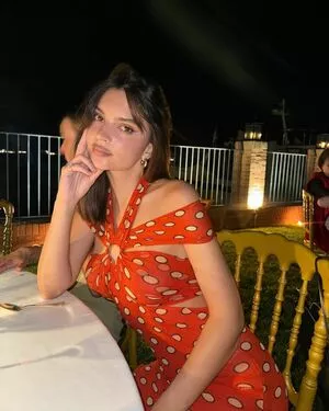 Emily Ratajkowski / emrata nude photo #7317