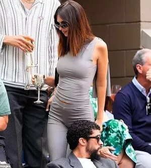Emily Ratajkowski / emrata nude photo #7353