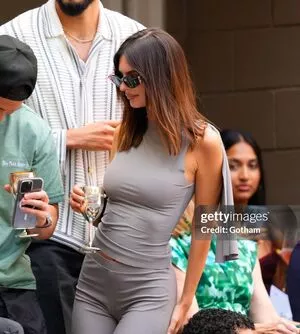 Emily Ratajkowski / emrata nude photo #7354