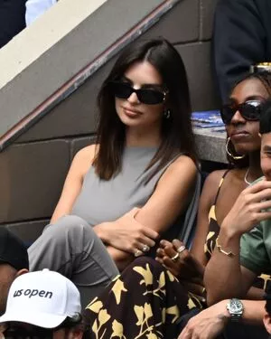 Emily Ratajkowski / emrata nude photo #7366