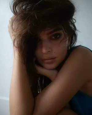 Emily Ratajkowski / emrata nude photo #7383