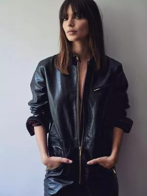 Emily Ratajkowski / emrata nude photo #7410