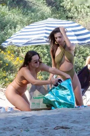 Emily Ratajkowski / emrata nude photo #7633