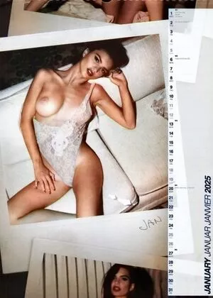 Emily Ratajkowski / emrata nude photo #7736