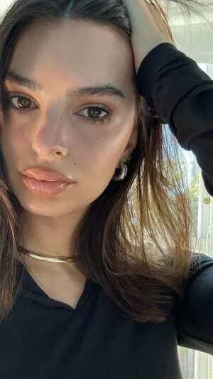 Emily Ratajkowski / emrata nude photo #7817