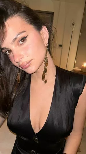 Emily Ratajkowski / emrata nude photo #7828