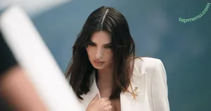 Emily Ratajkowski / emrata nude photo #7886