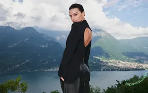 Emily Ratajkowski / emrata nude photo #7892
