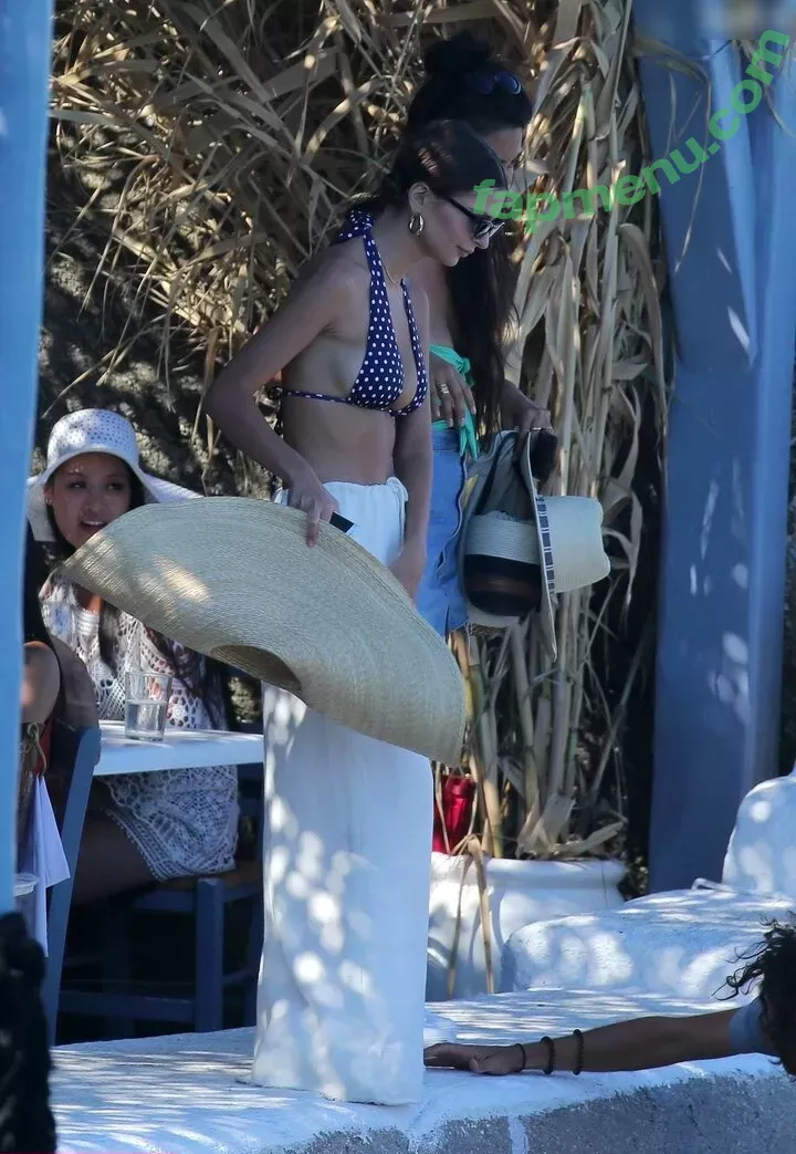 Emily Ratajkowski nude photo #7045 (emrata)