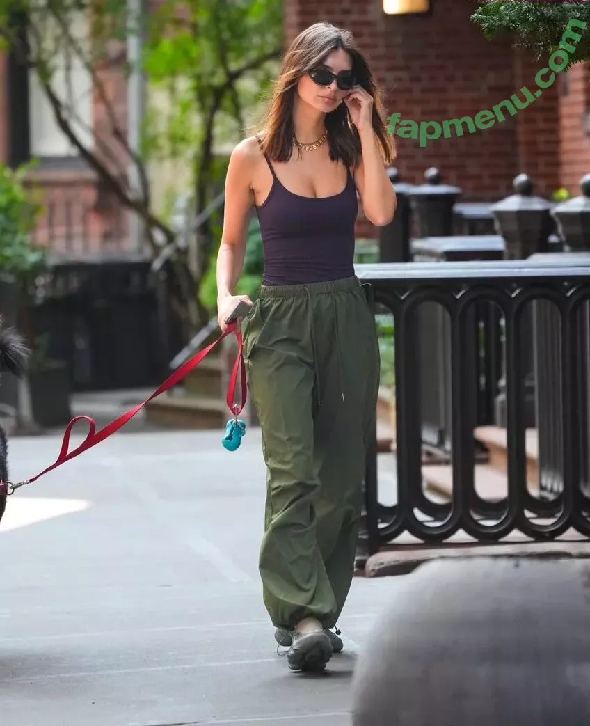Emily Ratajkowski nude photo #7047 (emrata)