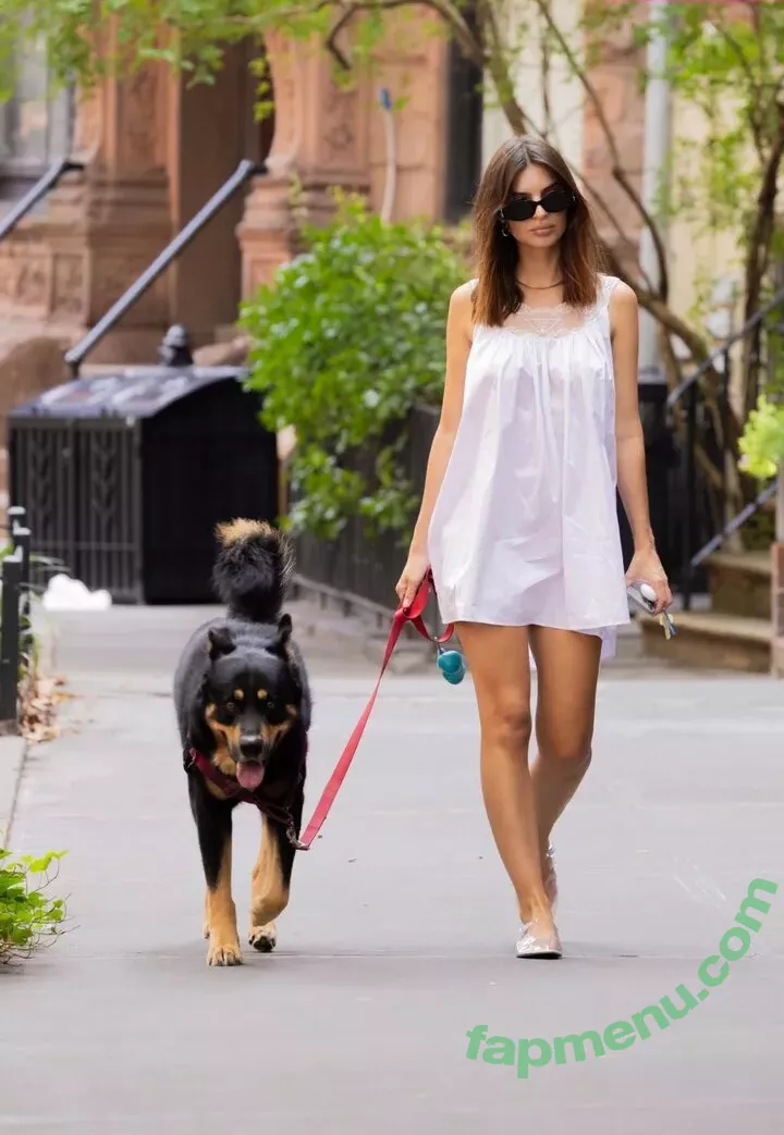 Emily Ratajkowski nude photo #7110 (emrata)