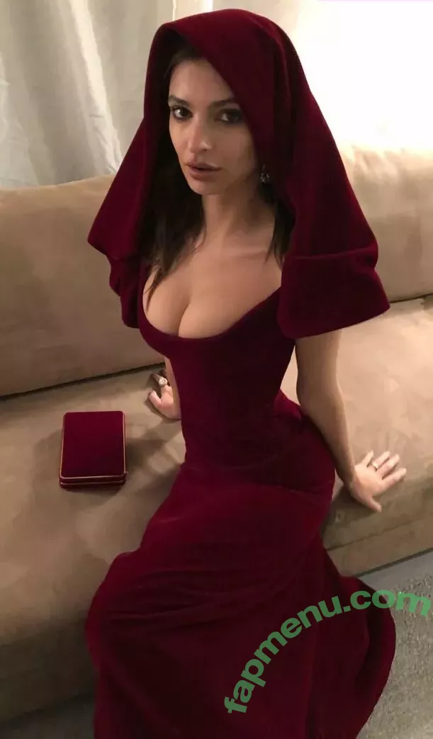 Emily Ratajkowski nude photo #7252 (emrata)