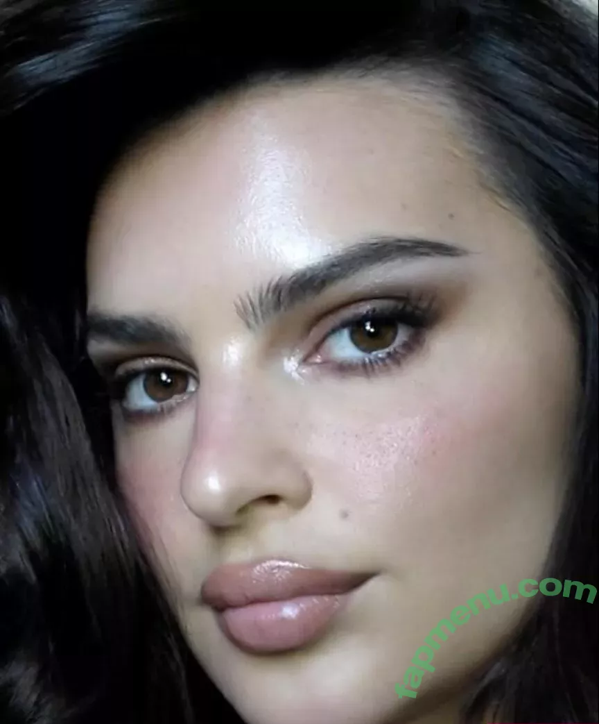 Emily Ratajkowski nude photo #7301 (emrata)