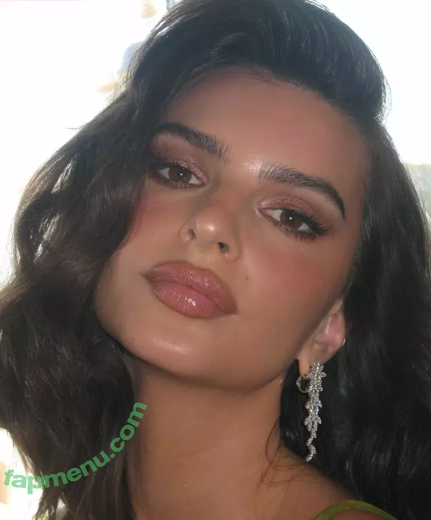 Emily Ratajkowski nude photo #7305 (emrata)