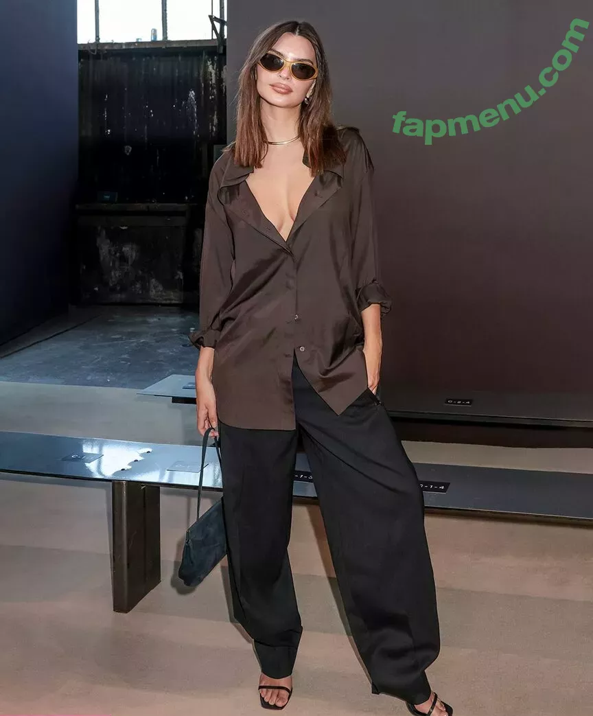 Emily Ratajkowski nude photo #7349 (emrata)