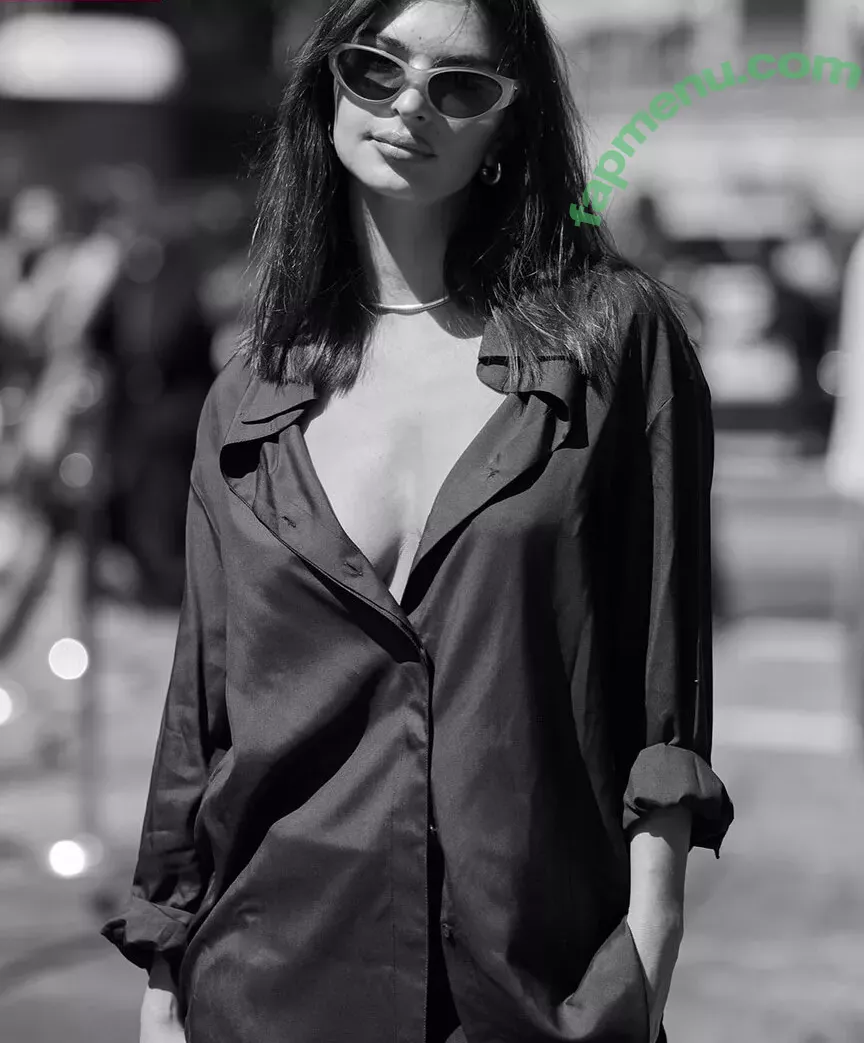 Emily Ratajkowski nude photo #7350 (emrata)