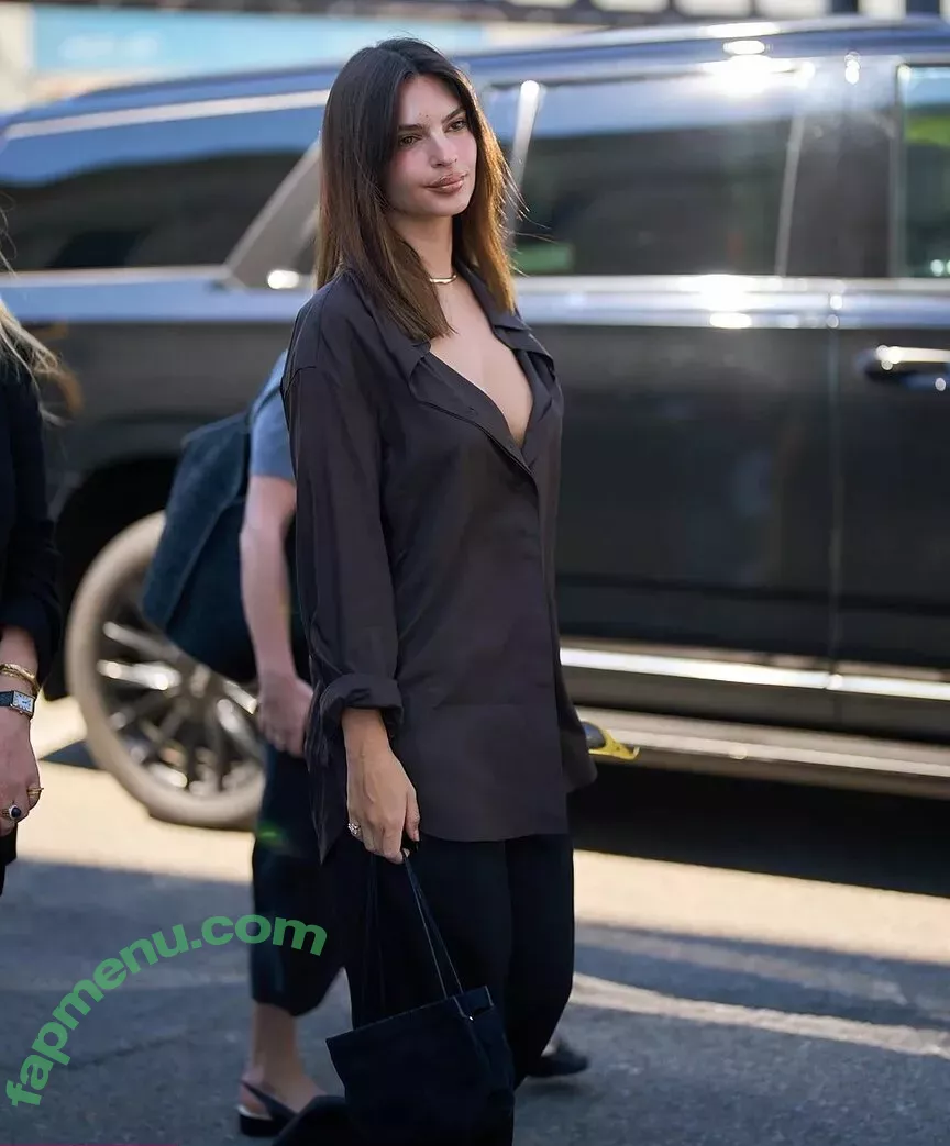 Emily Ratajkowski nude photo #7363 (emrata)
