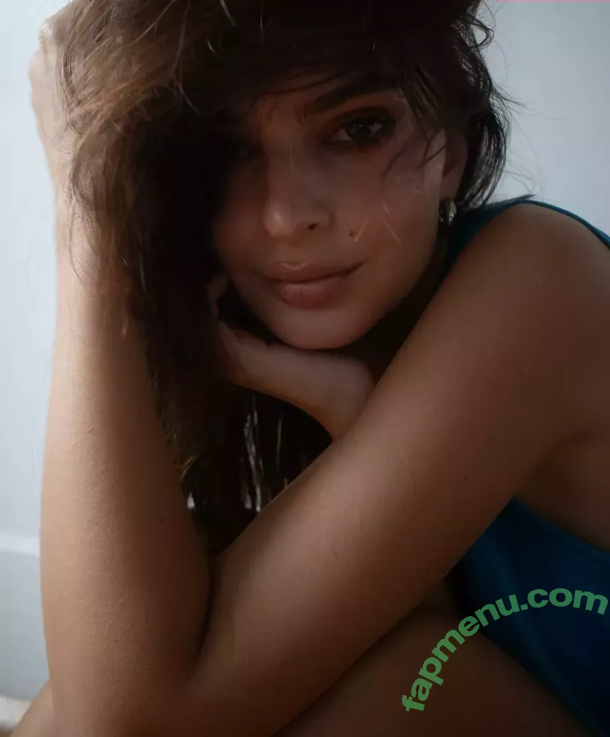 Emily Ratajkowski nude photo #7382 (emrata)