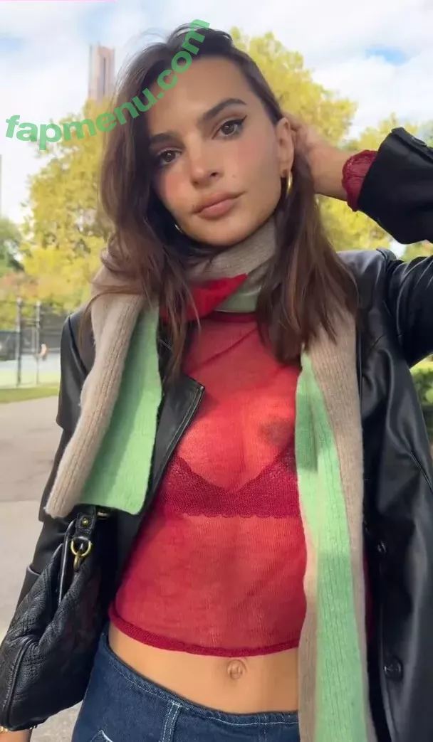 Emily Ratajkowski nude photo #7464 (emrata)