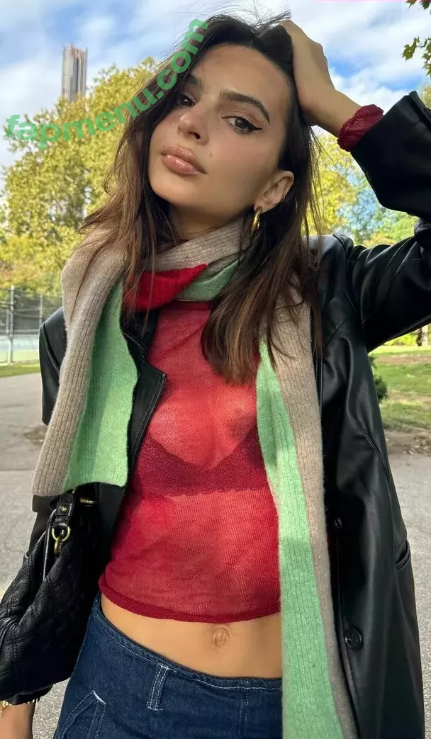 Emily Ratajkowski nude photo #7467 (emrata)