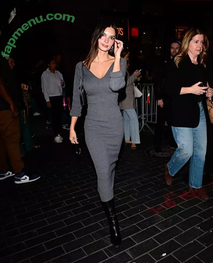 Emily Ratajkowski nude photo #7498 (emrata)