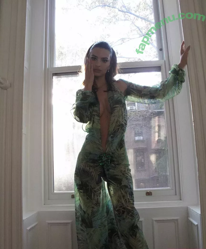 Emily Ratajkowski nude photo #7622 (emrata)