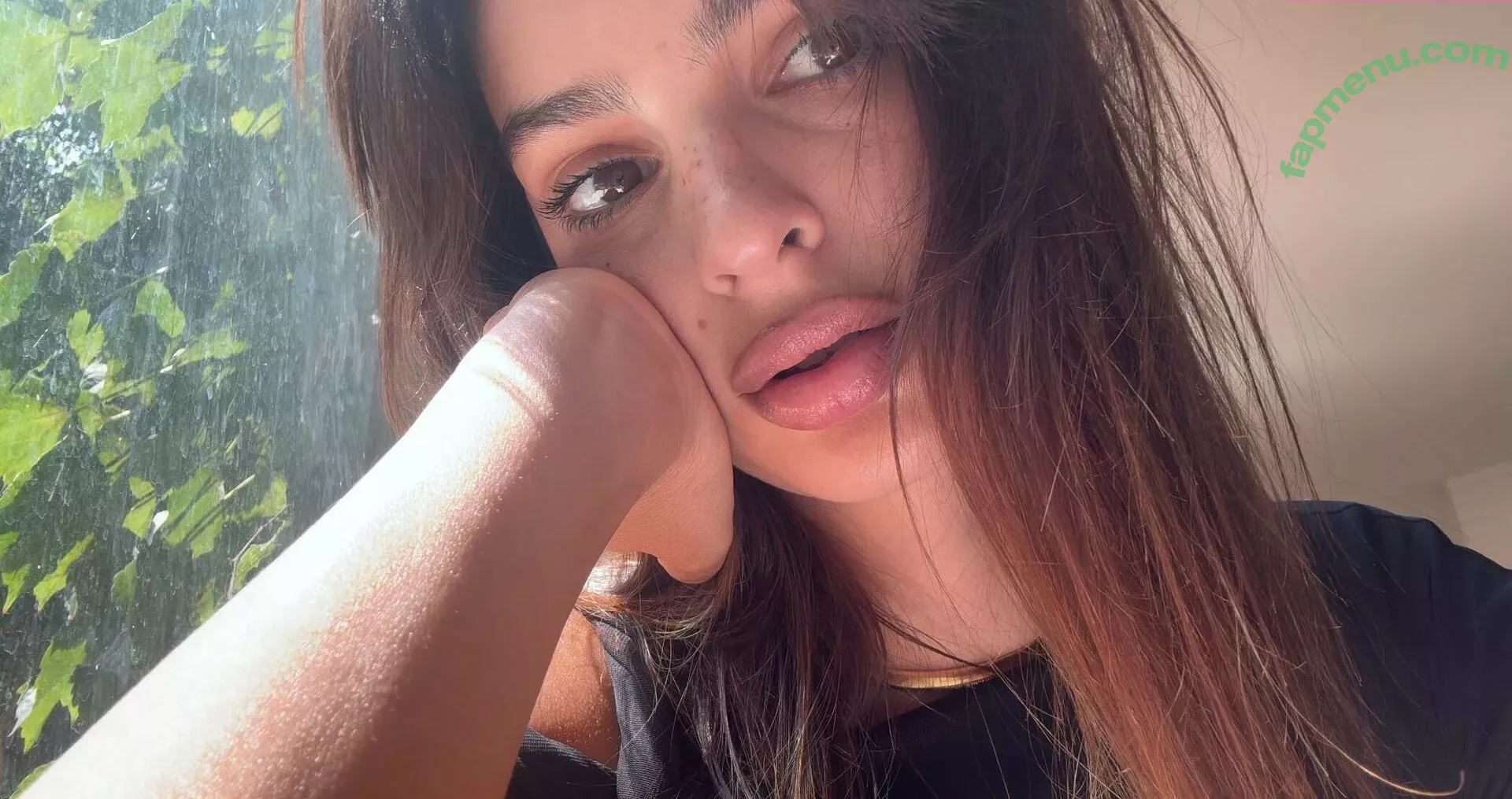Emily Ratajkowski nude photo #7818 (emrata)