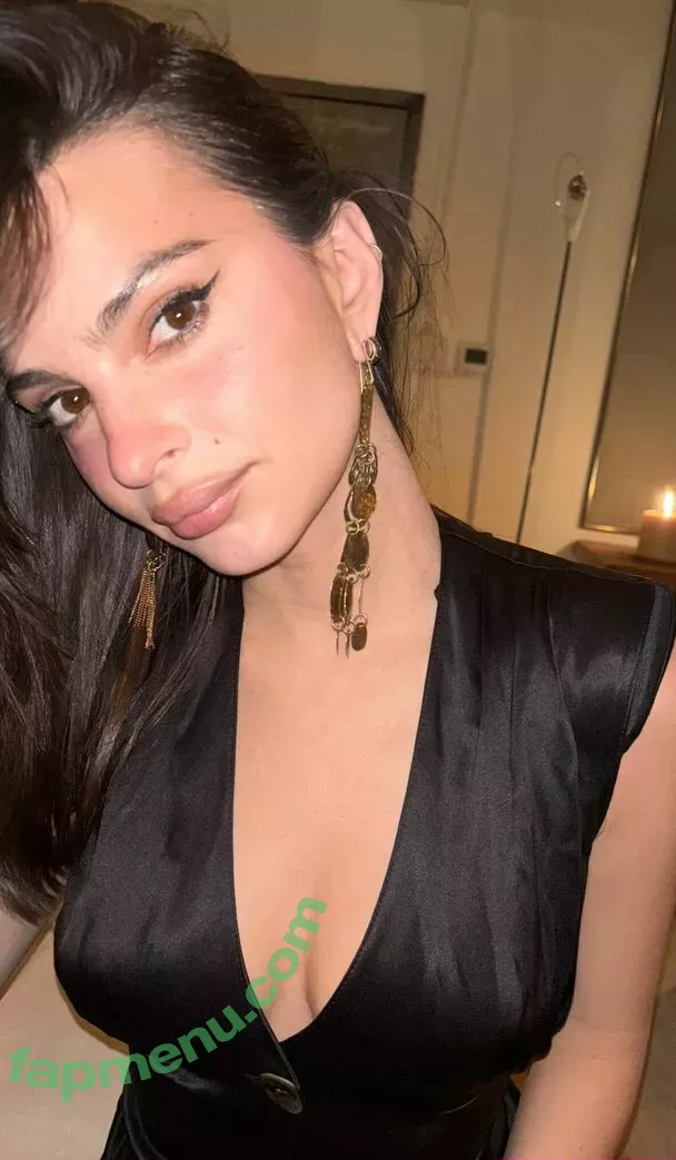 Emily Ratajkowski nude photo #7828 (emrata)