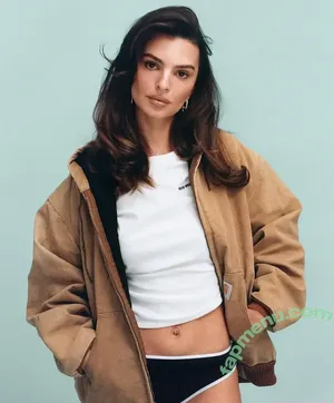 Emily Ratajkowski / emrata nude photo #8149