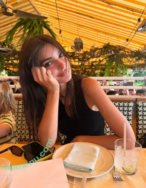 Emily Ratajkowski / emrata nude photo #8714