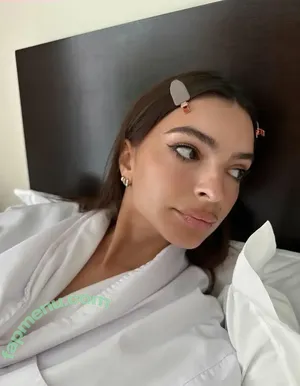 Emily Ratajkowski / emrata nude photo #8716