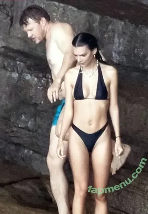 Emily Ratajkowski / emrata nude photo #8729