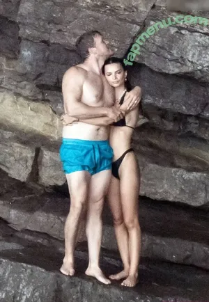 Emily Ratajkowski / emrata nude photo #8735