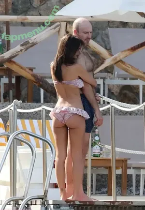 Emily Ratajkowski / emrata nude photo #8794