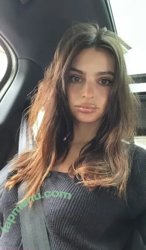Emily Ratajkowski / emrata nude photo #8801